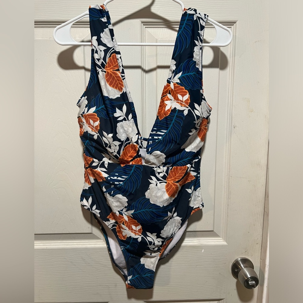 Women’s Cupshe One Piece Bathing Suit Size L